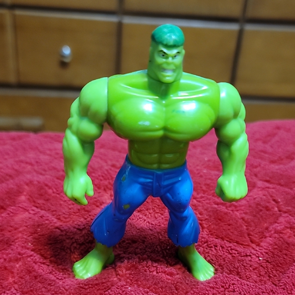 Vintage  Marvel Comics The Incredible Hulk Action Figure Toy 4.5" 1996